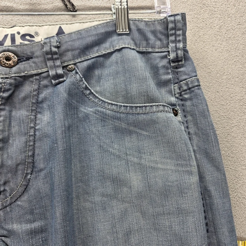 Vintage Levis Engineered Jeans Mens Blue Star Medium Wash Fits 32x30